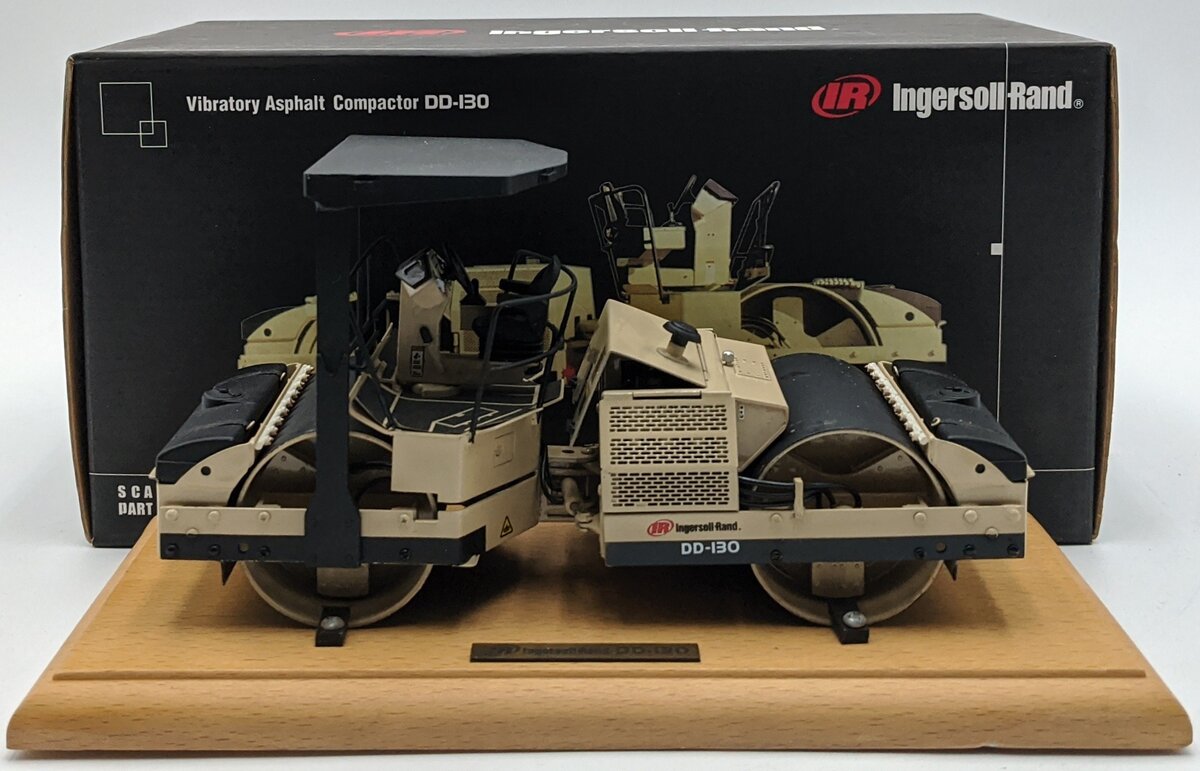 Ingersoll-Rand 13241831 1:30 Scale Diecast Ingersoll-Rand DD-130 Asphalt Paver EX/Box