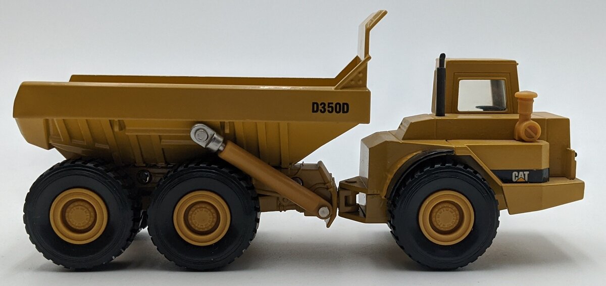 Ertl 2431 1:50 Scale Diecast Caterpillar D350D Articulated Dump Truck NIB