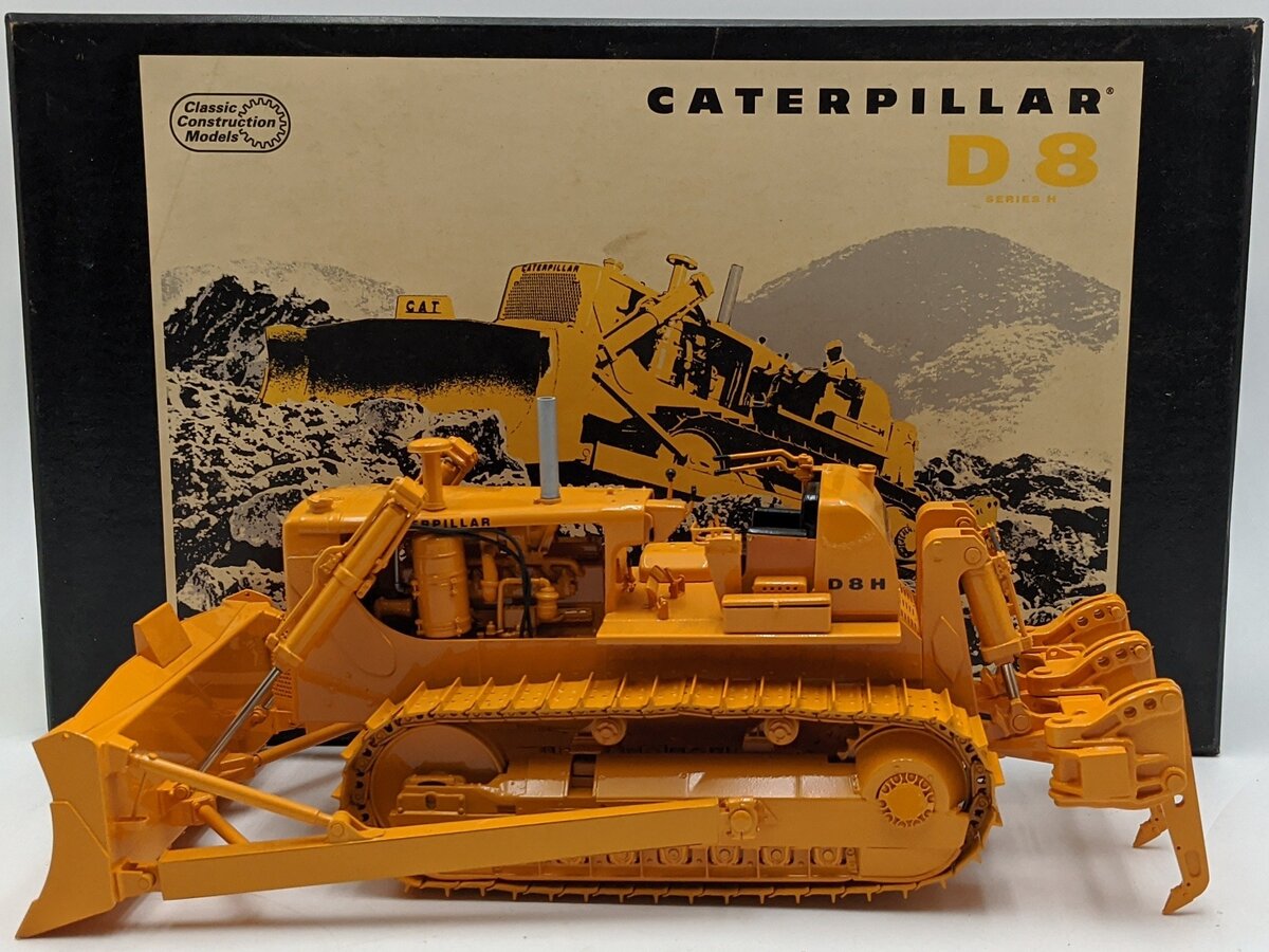 CCM 1:24 Scale BRASS D8 Series Caterpillar DH8 46A Track Type Tractor NIB