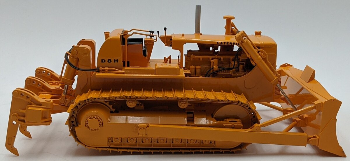 CCM 1:24 Scale BRASS D8 Series Caterpillar DH8 46A Track Type Tractor NIB