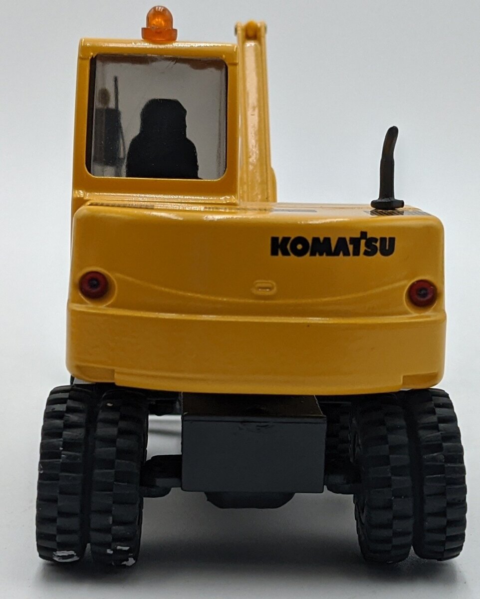 Universal Hobbies 62600 1:35 Scale Diecast Komatsu PW95R Wheeled Excavator NIB