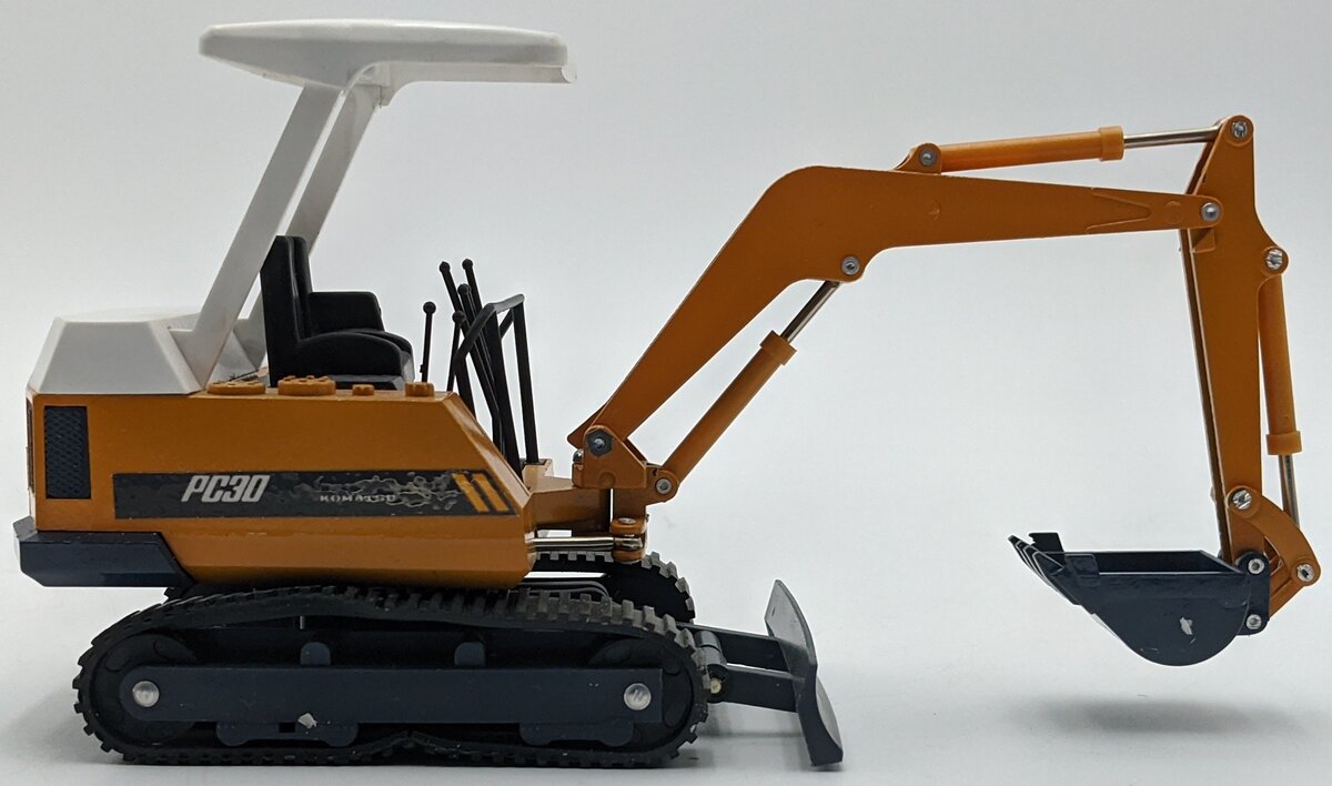 Yonezawa Toys 01621 1:25 Komatsu PC30 Compact Excavator NIB
