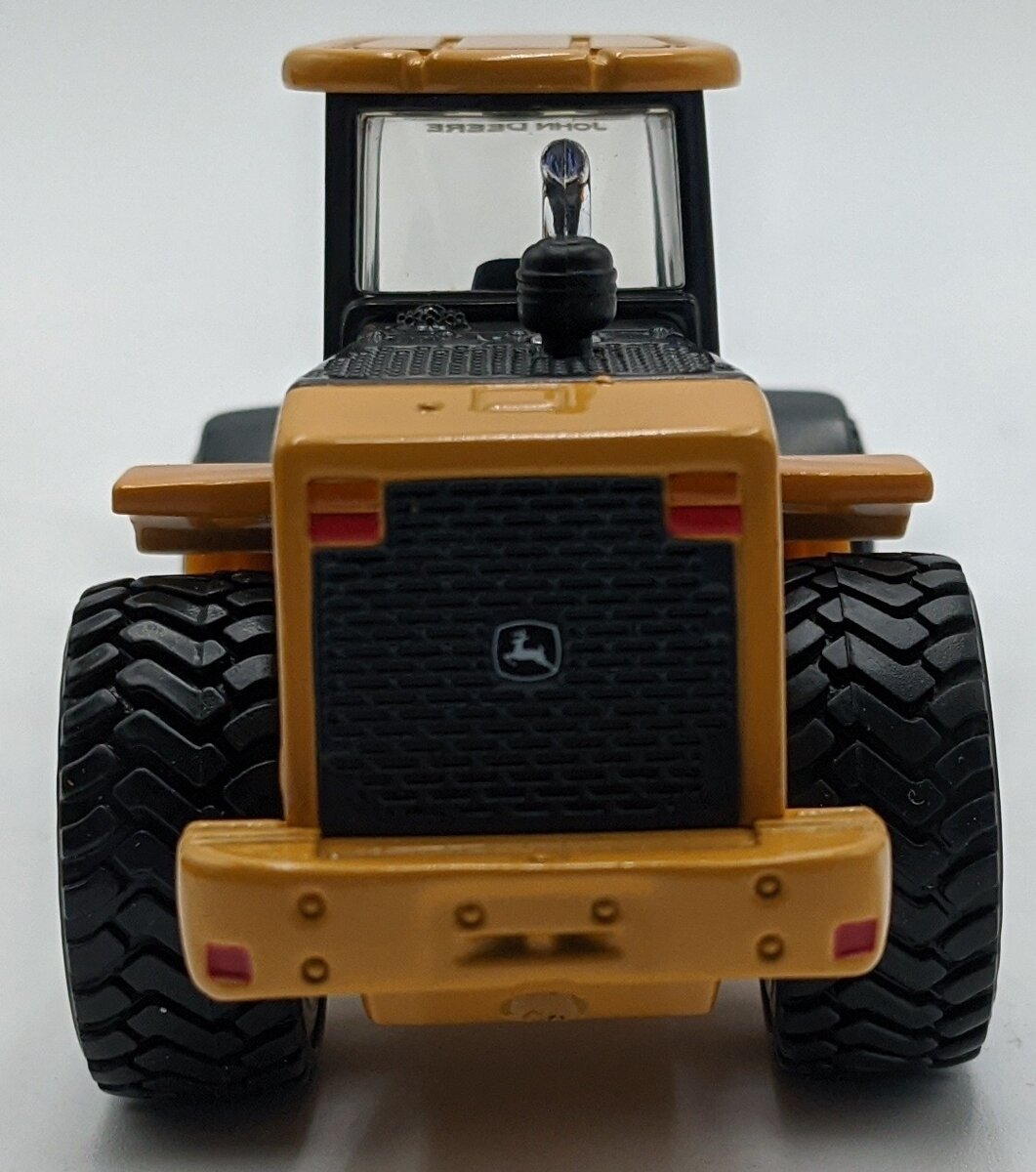 Ertl 15633 1:50 Scale Diecast John Deere 824J Wheel Loader NIB