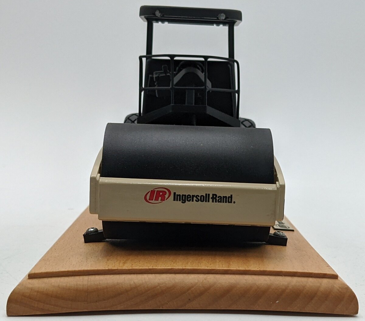 Ingersoll-Rand 13241823 1:30 Scale Diecast Ingersoll-Rand SD-122DX Compactor NIB