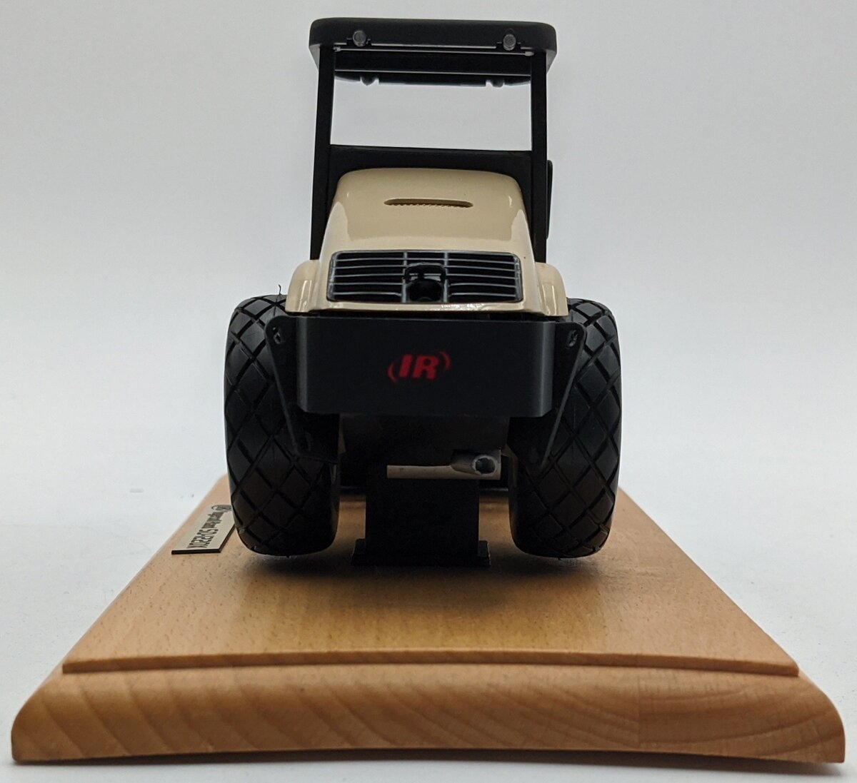 Ingersoll-Rand 13241823 1:30 Scale Diecast Ingersoll-Rand SD-122DX Compactor NIB