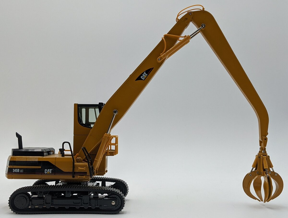 Norscot 55122 1:50 Caterpillar W345B Material Handler with Work Tools NIB