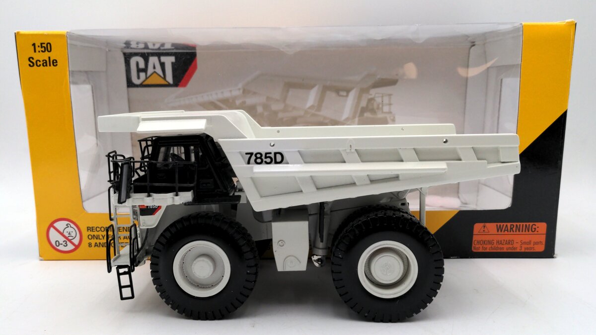 Norscot 55216 1:50 Caterpillar 785D Mining Dump Truck NIB