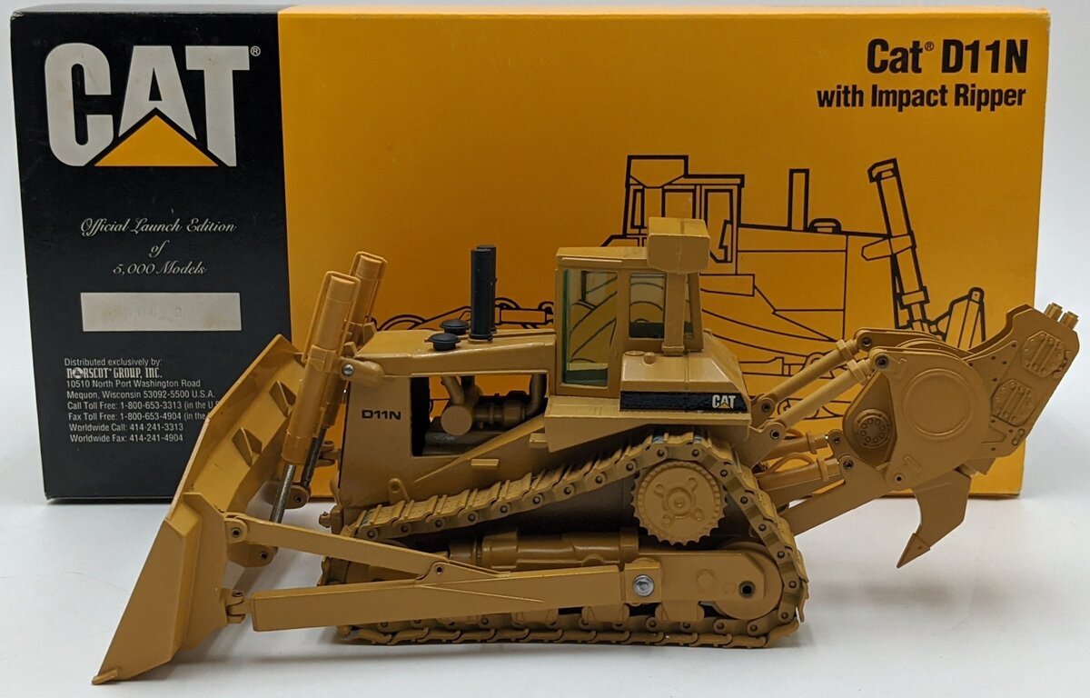 Conrad 2854 1:50 Cat D11N Track-Type Tractor With Impact Ripper NIB