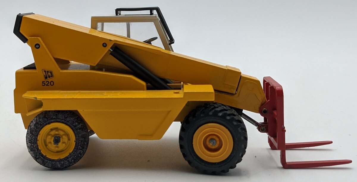 NZG 175 1:35 CB 520 Telescopic Handler NIB