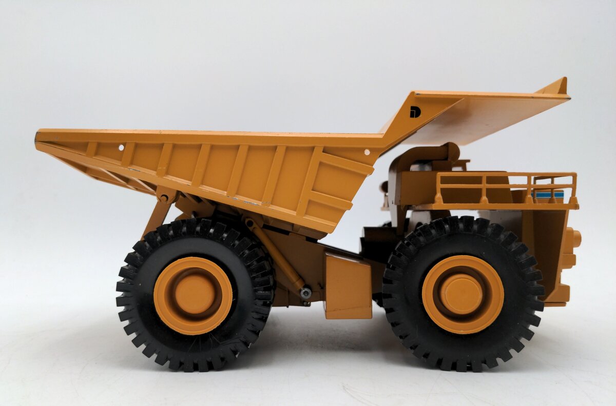 Conrad 2720 1:50 Scale Dresser Mining Truck VG/Box