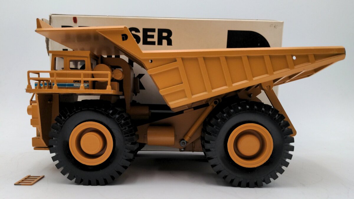 Conrad 2720 1:50 Scale Dresser Mining Truck VG/Box