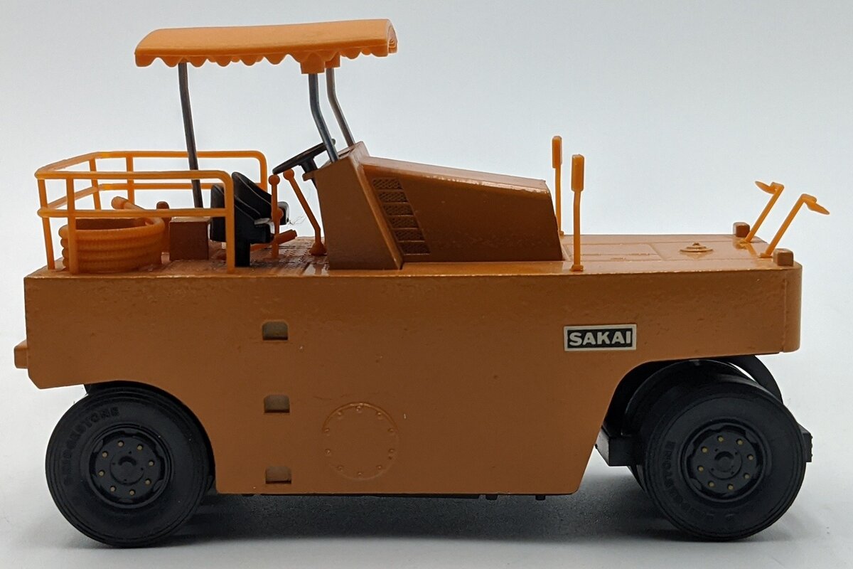 Yonezawa Toys K-12 1:40 Diecast Sakai TS 150 Tire Roller NIB