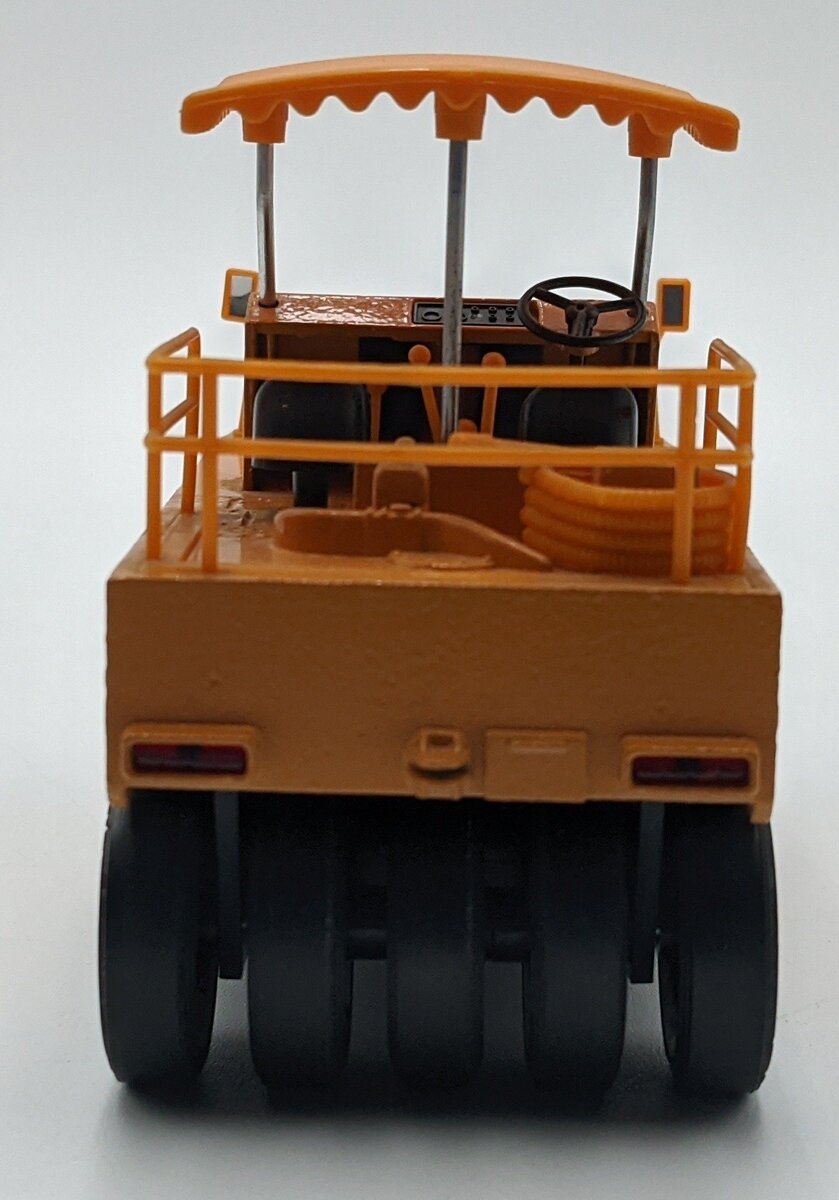Yonezawa Toys K-12 1:40 Diecast Sakai TS 150 Tire Roller NIB