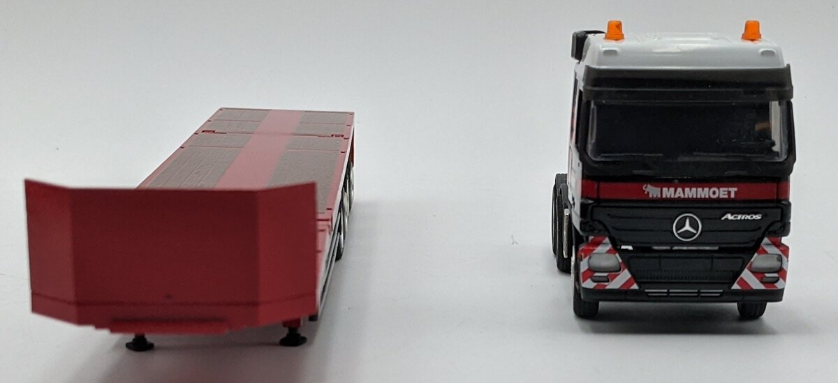 Conrad 40140/02 1:50 Mercedes Actros W/Goldhofer Trailer - Mammoet NIB