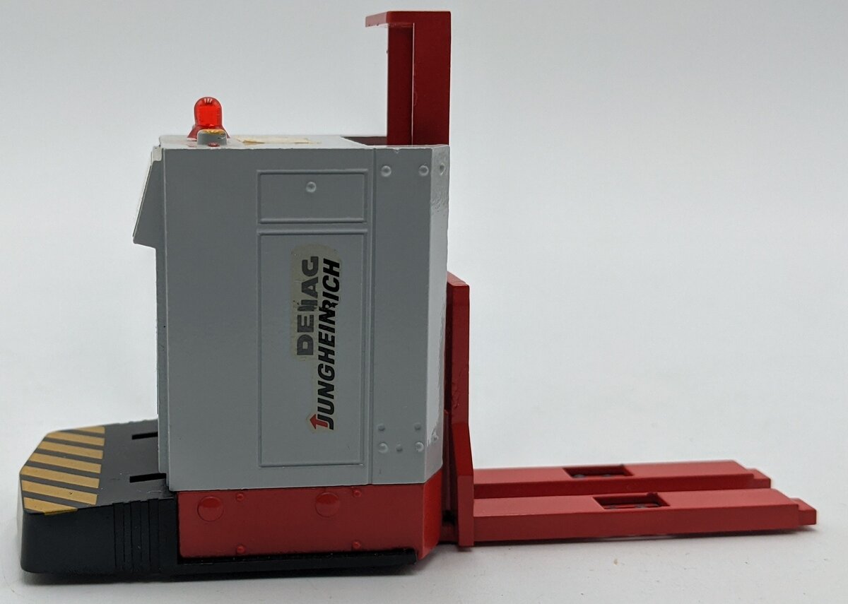 NZG 370/1 1:25 Demag Forklift VG/Box