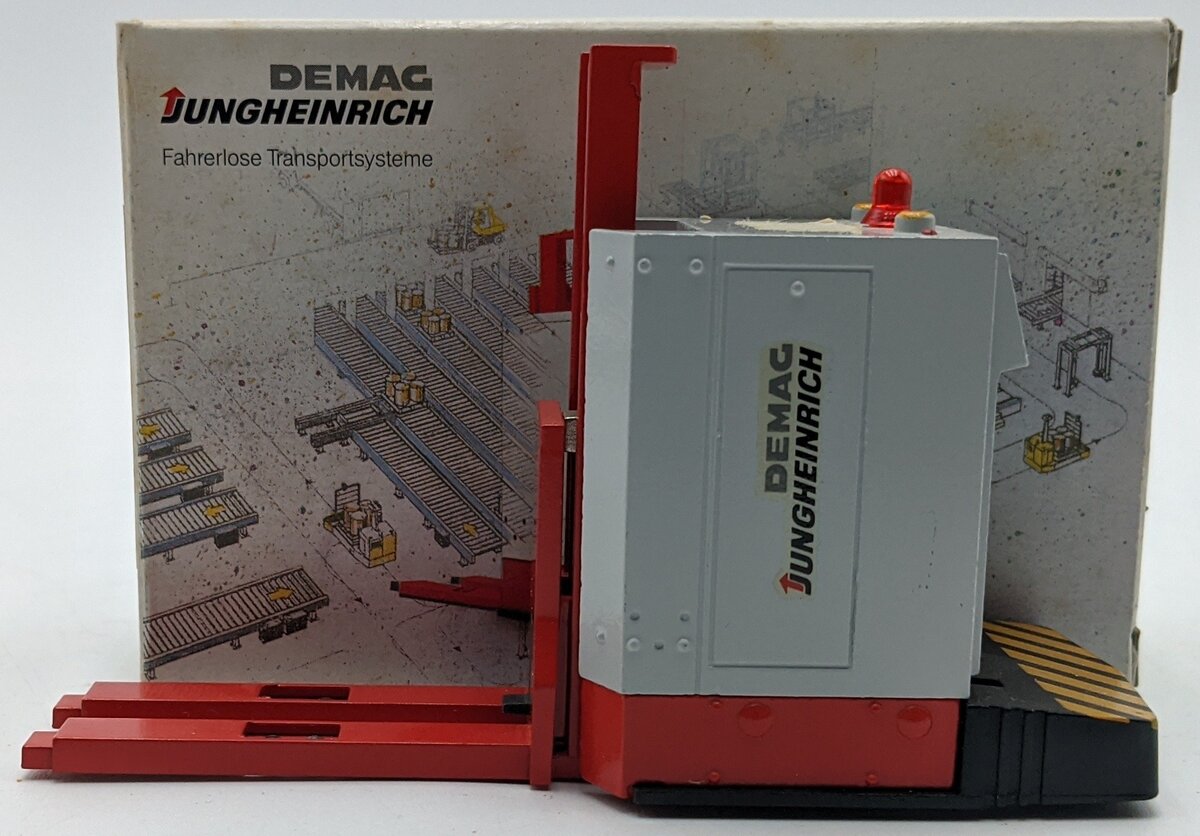 NZG 370/1 1:25 Demag Forklift VG/Box