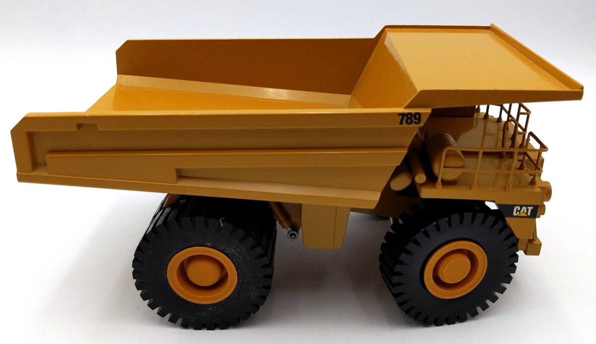 Conrad 2725 1:50 Scale Diecast CAT 789 Off-Highway Truck NIB