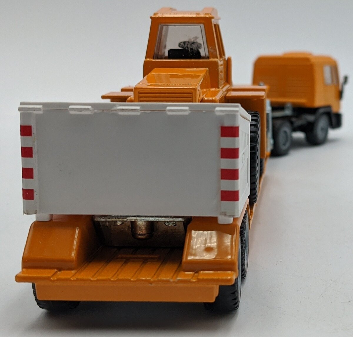 Siku 3912 1:50 Scale Diecast MAN Truck W/Low Loader And Bulldozer NIB