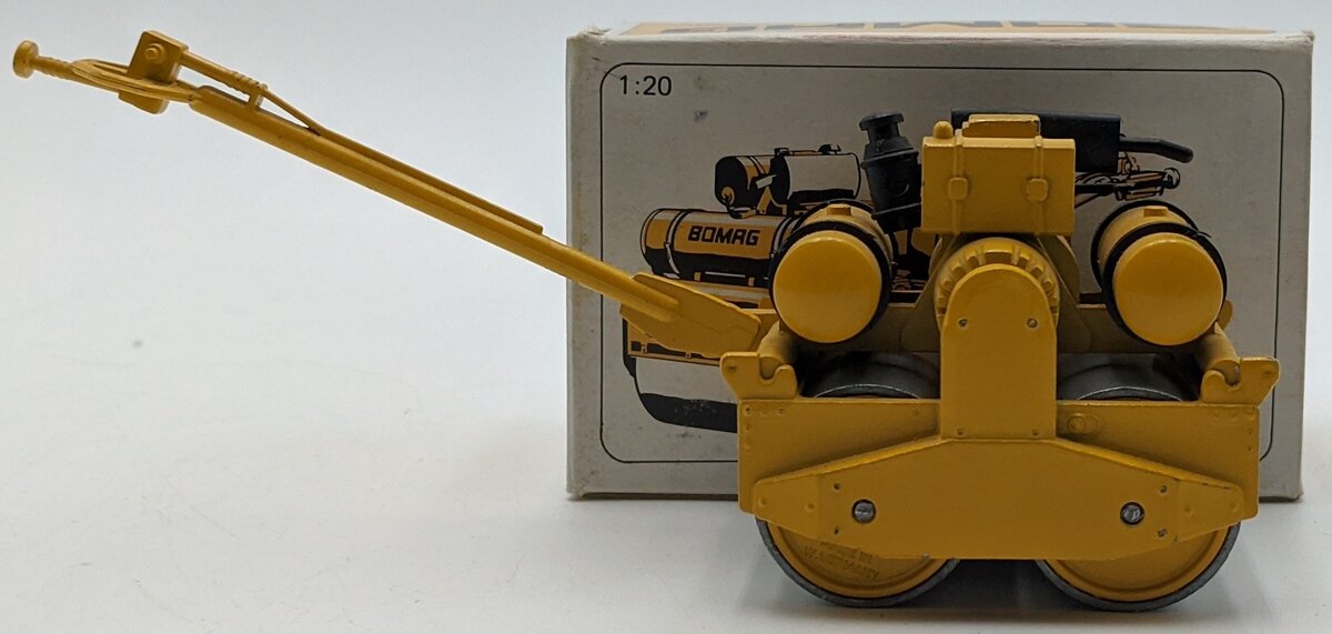 NZG 248 1:20 Scale Diecast Bomag BW 90S Roller VG/Box