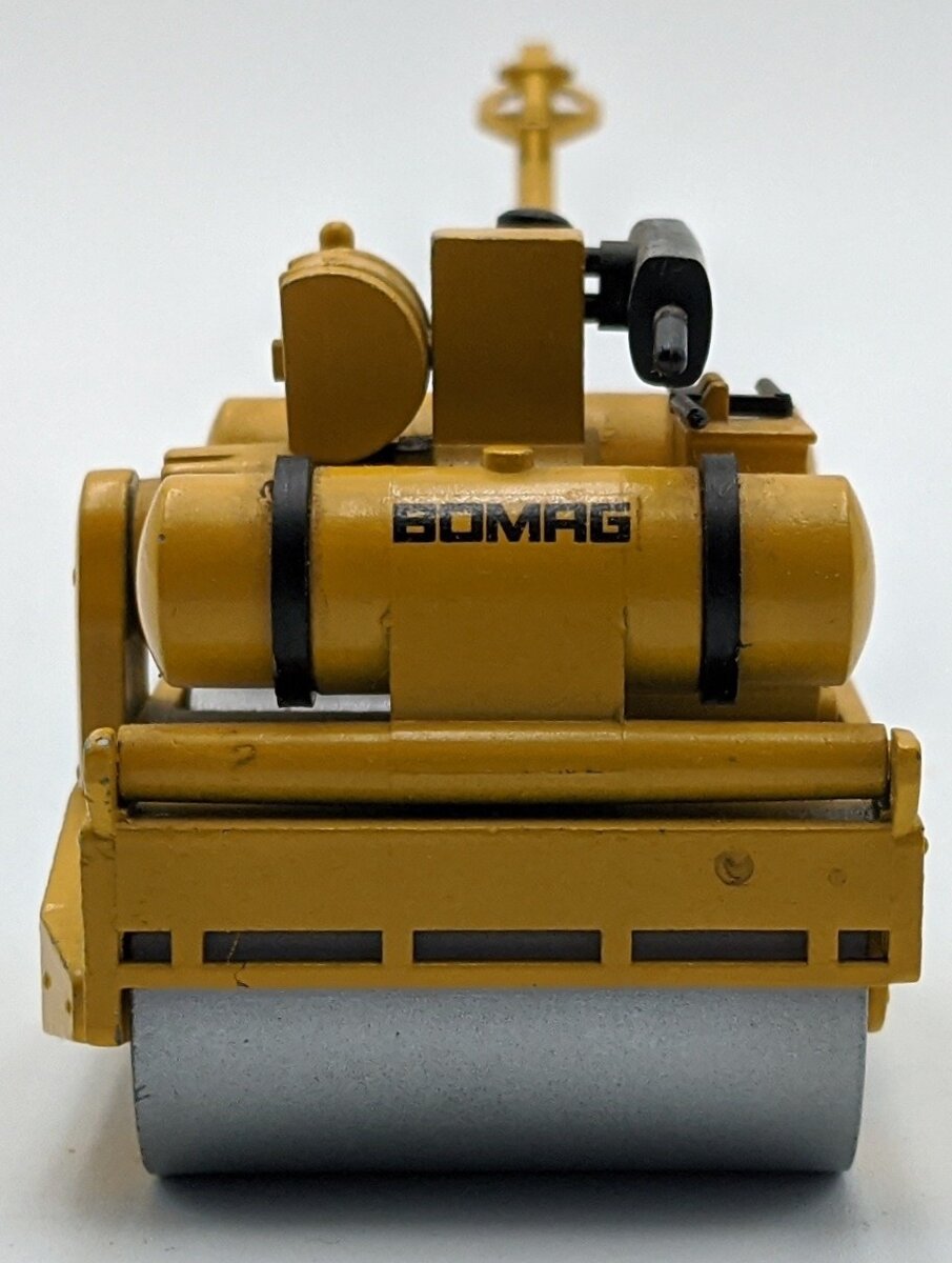 NZG 248 1:20 Scale Diecast Bomag BW 90S Roller VG/Box