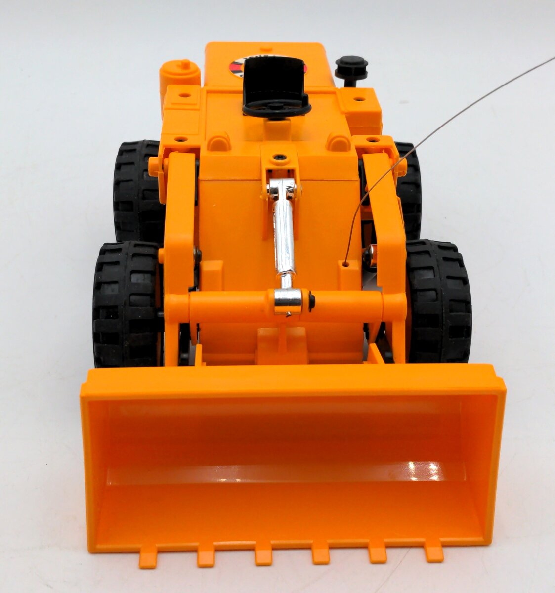 Nikko RPD-300 1:20 Scale Radio Control Shovel Dozer (Komatsu Payloader) NIB