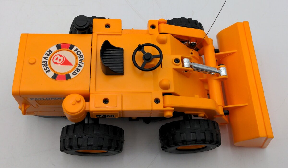 Nikko RPD-300 1:20 Scale Radio Control Shovel Dozer (Komatsu Payloader) NIB