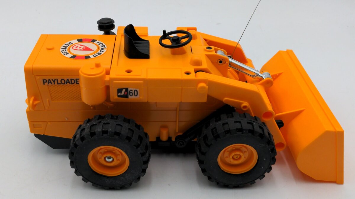 Nikko RPD-300 1:20 Scale Radio Control Shovel Dozer (Komatsu Payloader) NIB