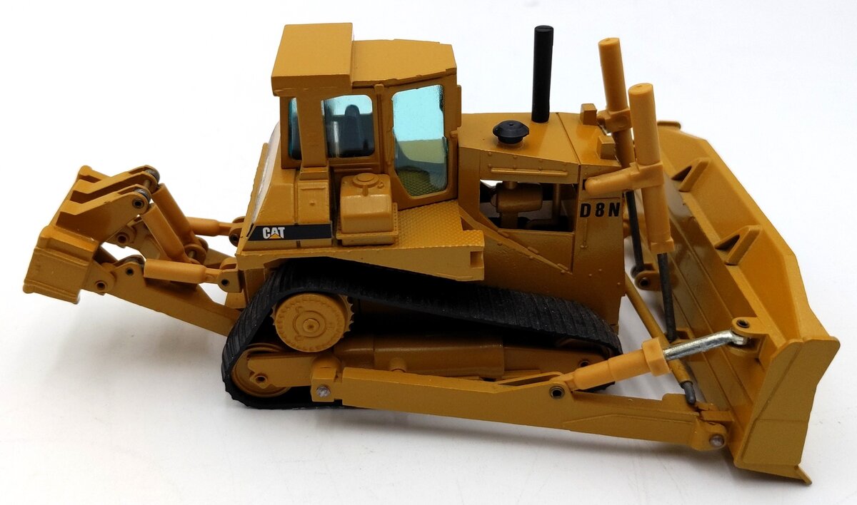 NZG 233 1:50 Scale Diecast CAT D8N Track-Type Tractor NIB