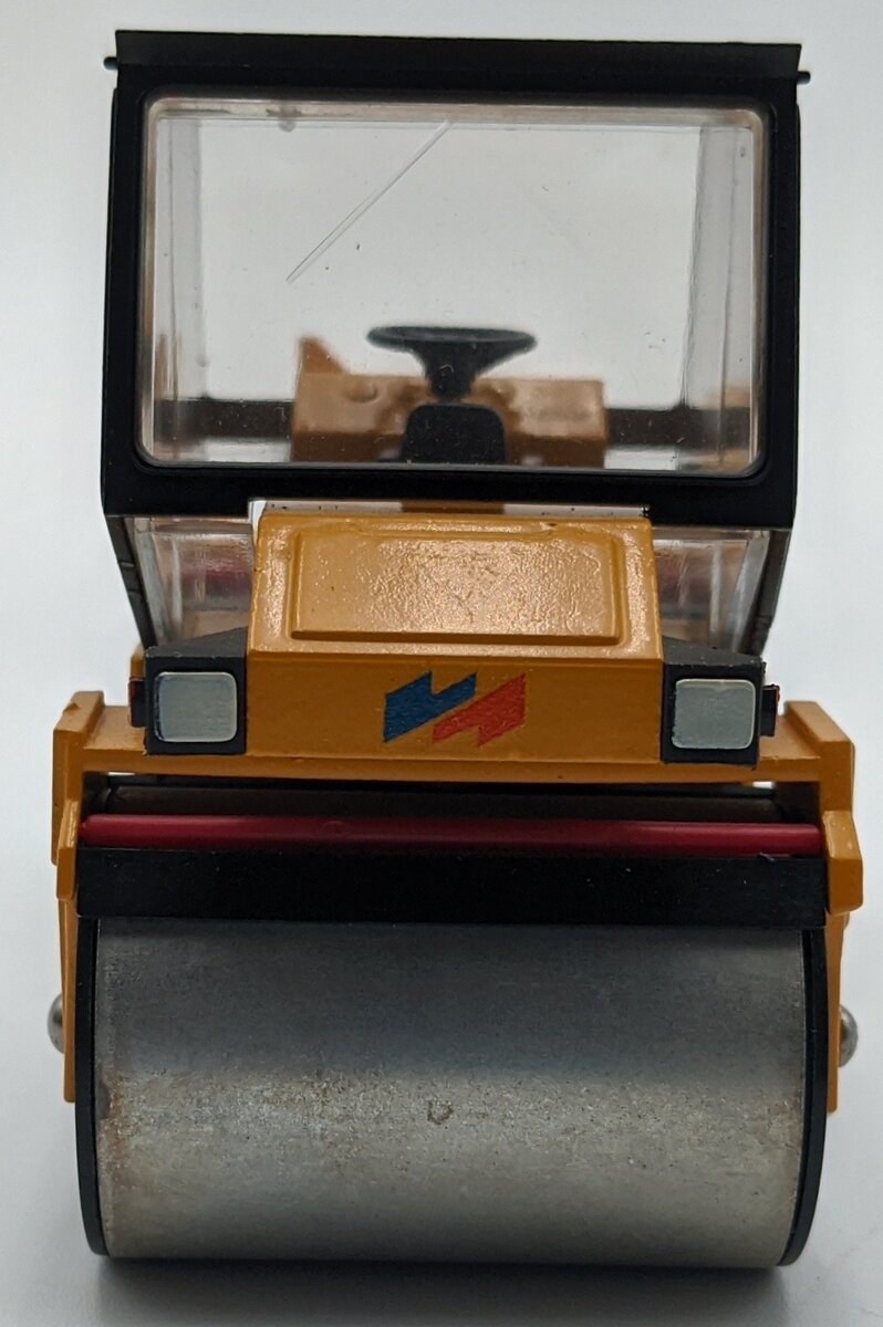 Conrad 2701 1:35 Voest-Alpine RT9 Roller NIB