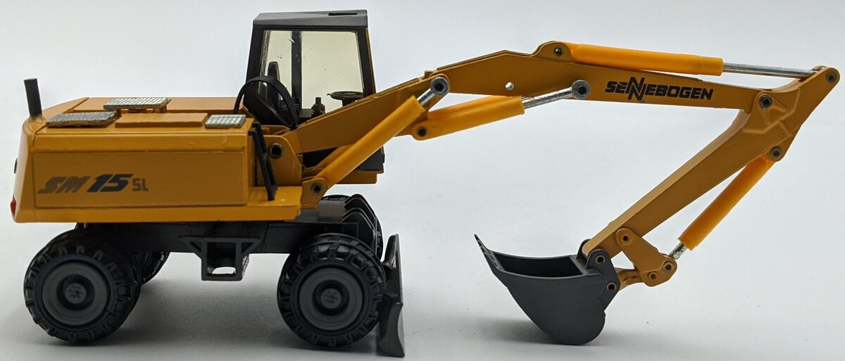 Conrad 2817/01 1:50 Scale Diecast Sennebogen Mobile Excavator NIB