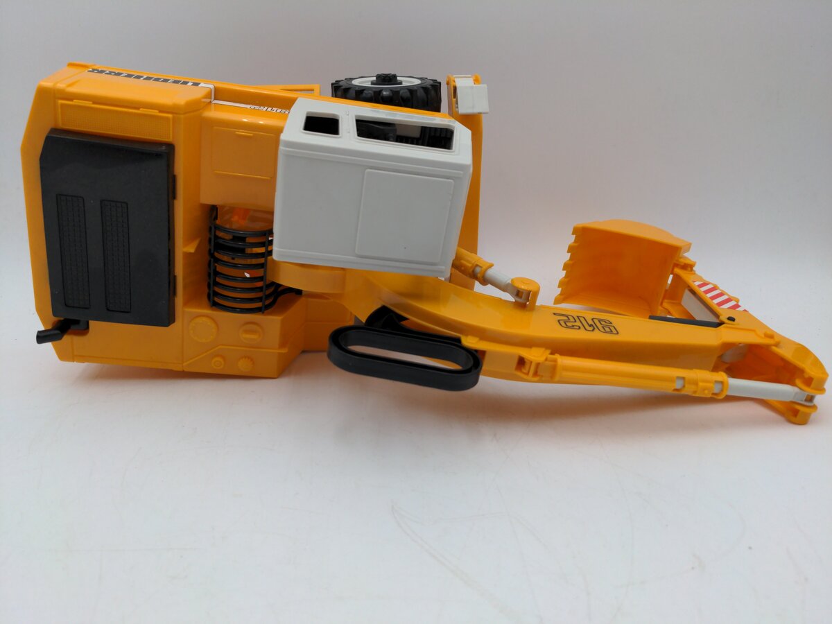 Bruder 02426 1:16 Scale Diecast  Liebherr 912 Mini Excavator LN/Box