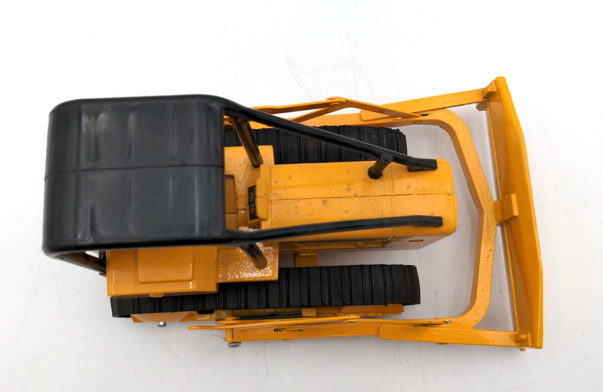 Ertl 521 1:16 Scale 