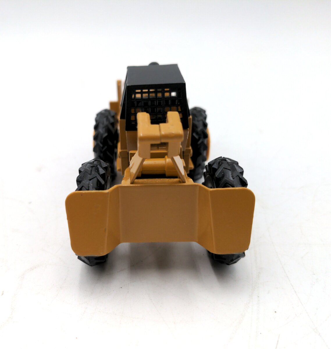NZG 22 1:50 Scale Cat 528 Log Skidder LN/Box