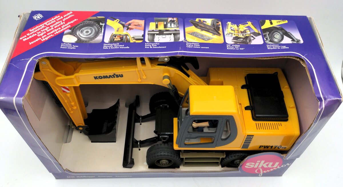Siku 6620 Komatsu PW170ES Mobile Excavator Toy NIB