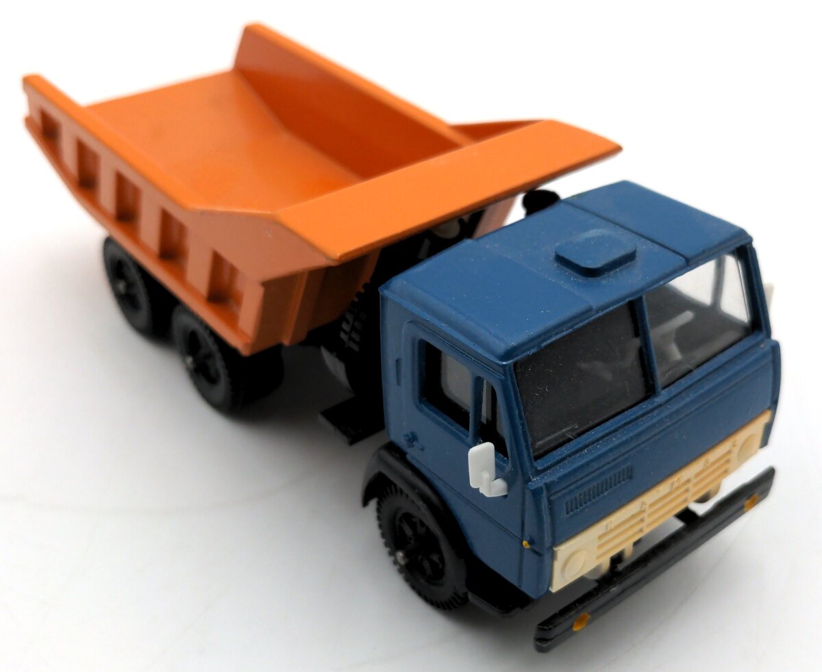 KamAZ 5511 1:43 Scale Soviet Dumo Truck Baukipper Camion Benne IXO KAMA3-5511 LN/Box