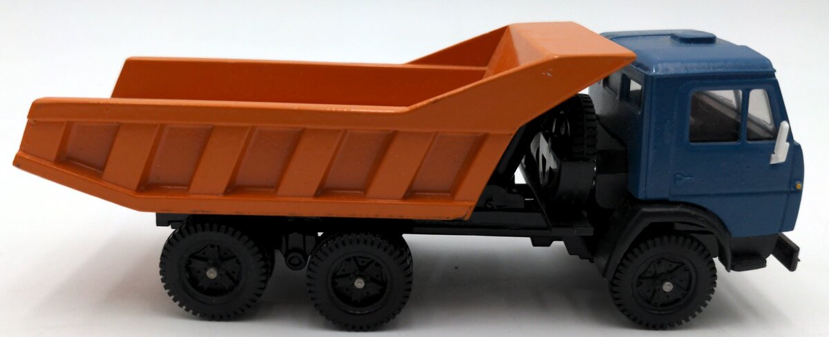 KamAZ 5511 1:43 Scale Soviet Dumo Truck Baukipper Camion Benne IXO KAMA3-5511 LN/Box