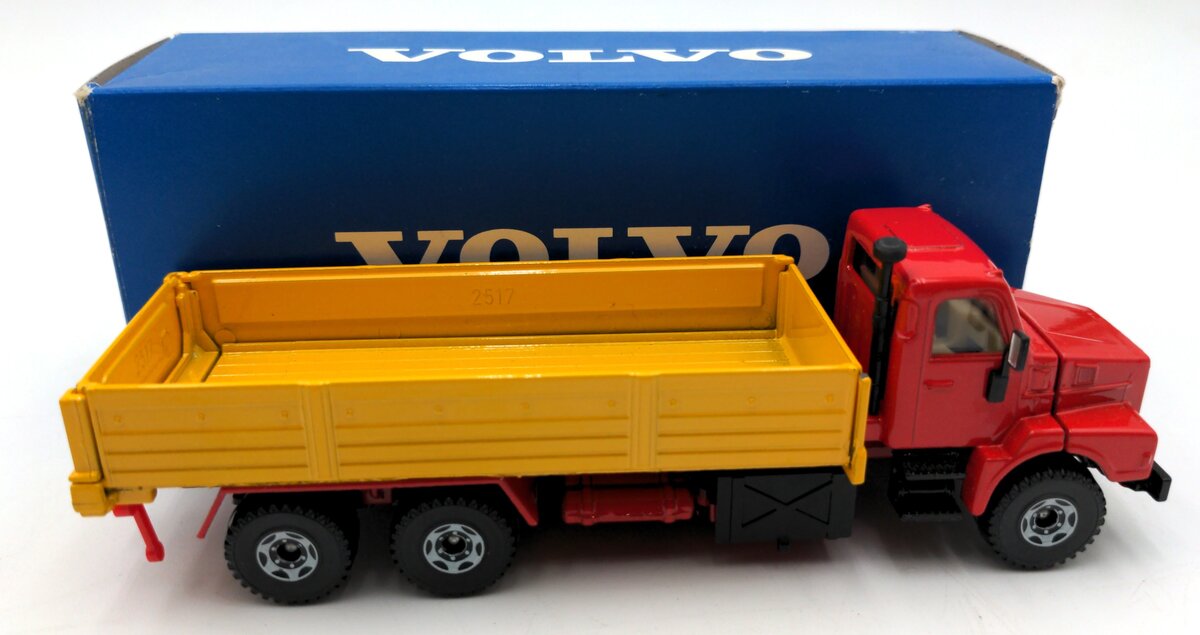Siku 2517 1:50 Scale Diecast Volvo F12 Turbo 6 Truck (Yellow) NIB