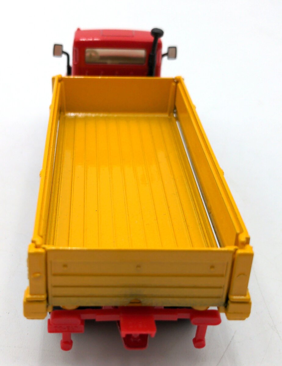 Siku 2517 1:50 Scale Diecast Volvo F12 Turbo 6 Truck (Yellow) NIB