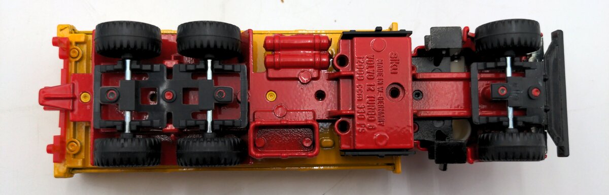 Siku 2517 1:50 Scale Diecast Volvo F12 Turbo 6 Truck (Yellow) NIB