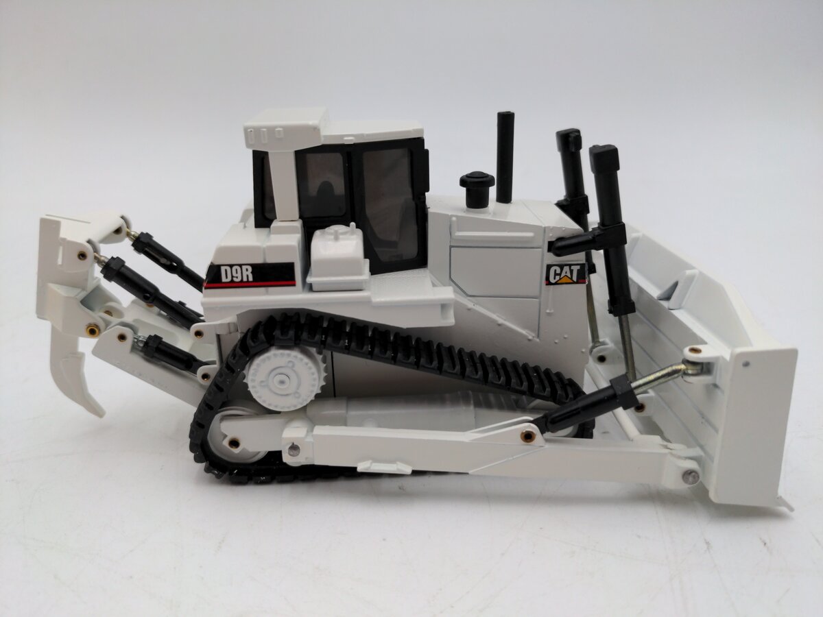 NZG 451 1:50 CAT D9R Track-Type Tractor - White EX/Box