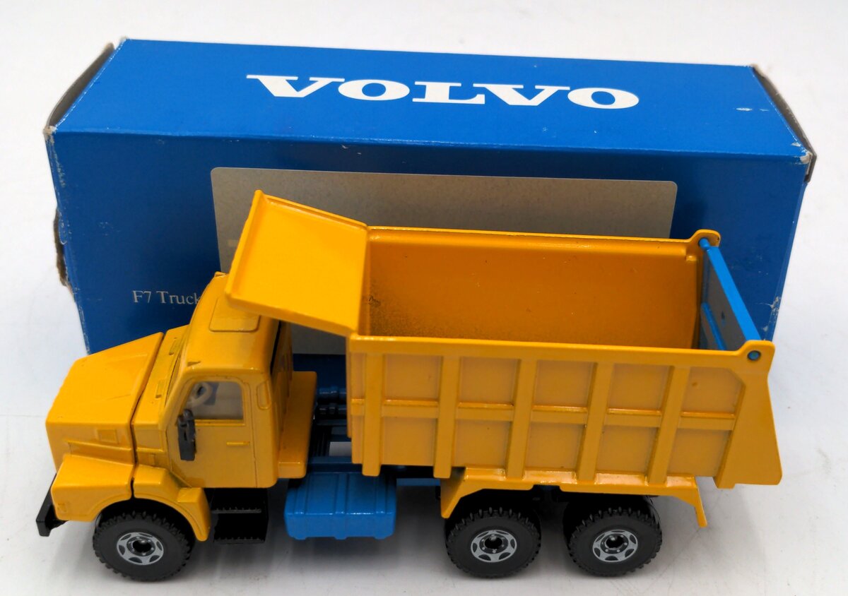 Siku 2514 1:50 Scale Diecast Volvo Dump Truck - Yellow NIB