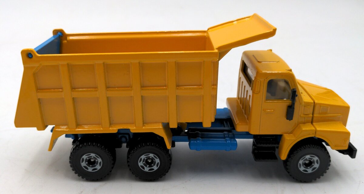 Siku 2514 1:50 Scale Diecast Volvo Dump Truck - Yellow NIB