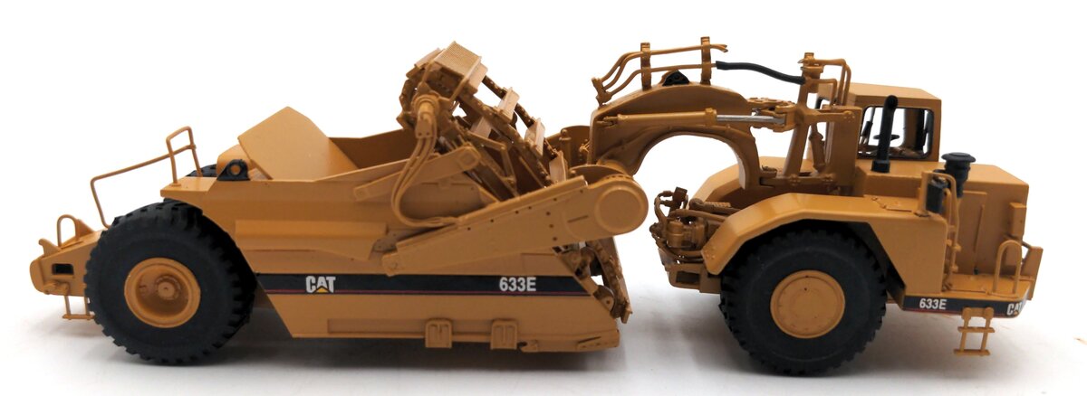 CCM 003 Brass Caterpillar 633E Scraper EX/Box