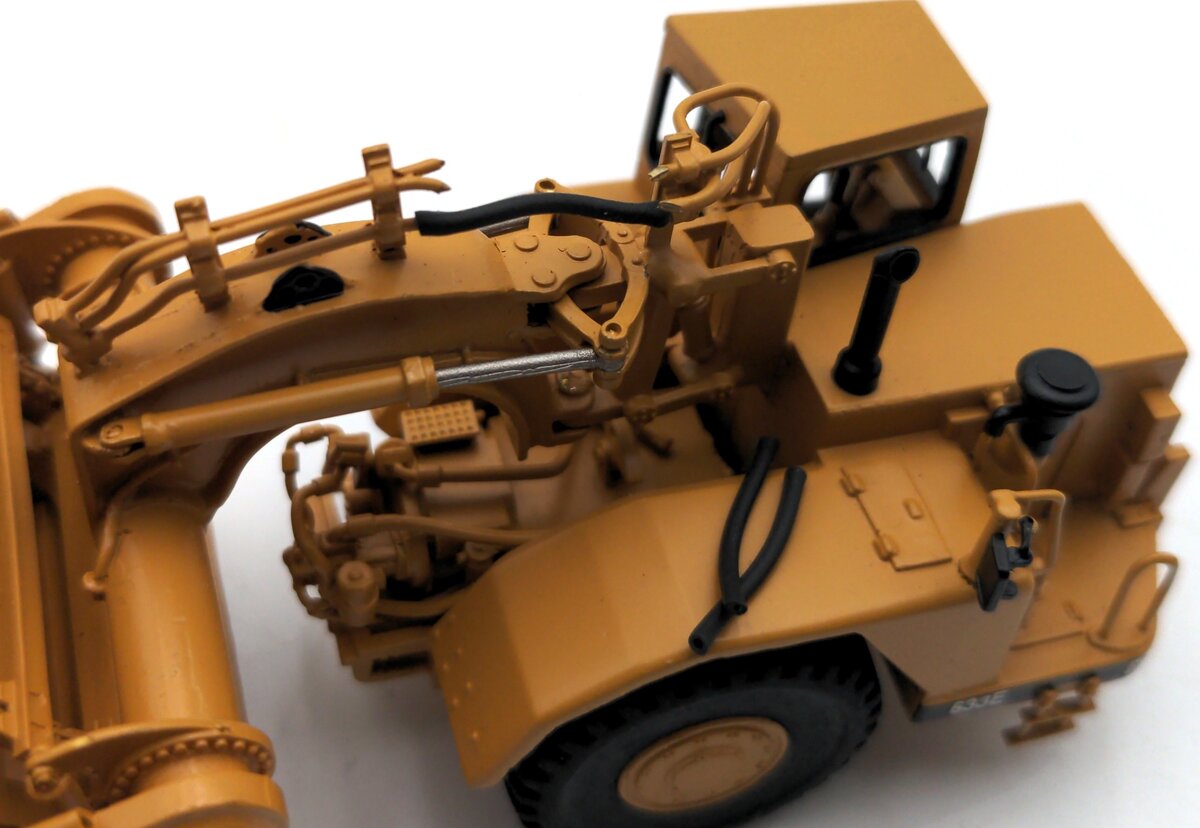 CCM 003 Brass Caterpillar 633E Scraper EX/Box