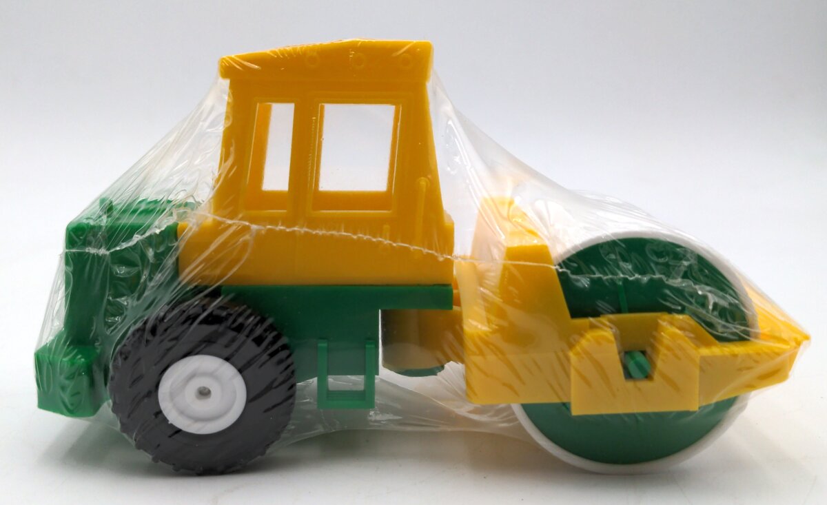 Lena D-76162 1:50 Scale Road Roller - Green & Yellow NEW