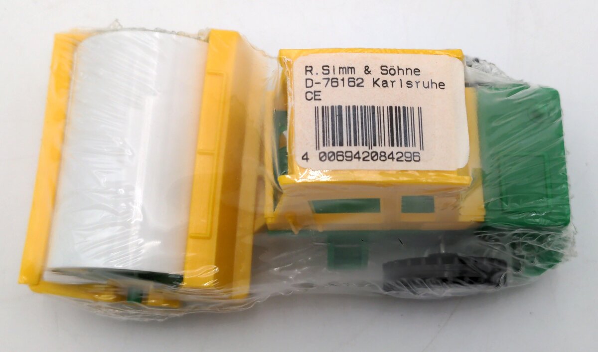 Lena D-76162 1:50 Scale Road Roller - Green & Yellow NEW