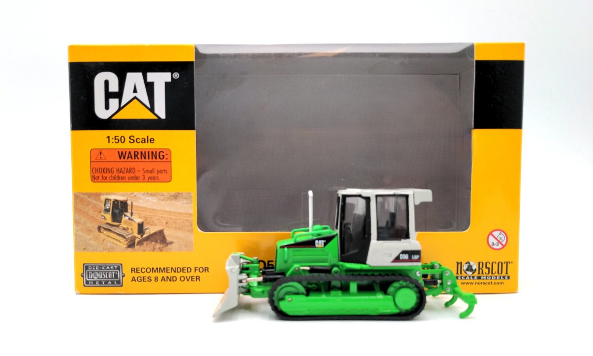 Norscot 55131 1:50 Scale CAT D5G XL Track-Type Tractor Schwickert Edition NIB