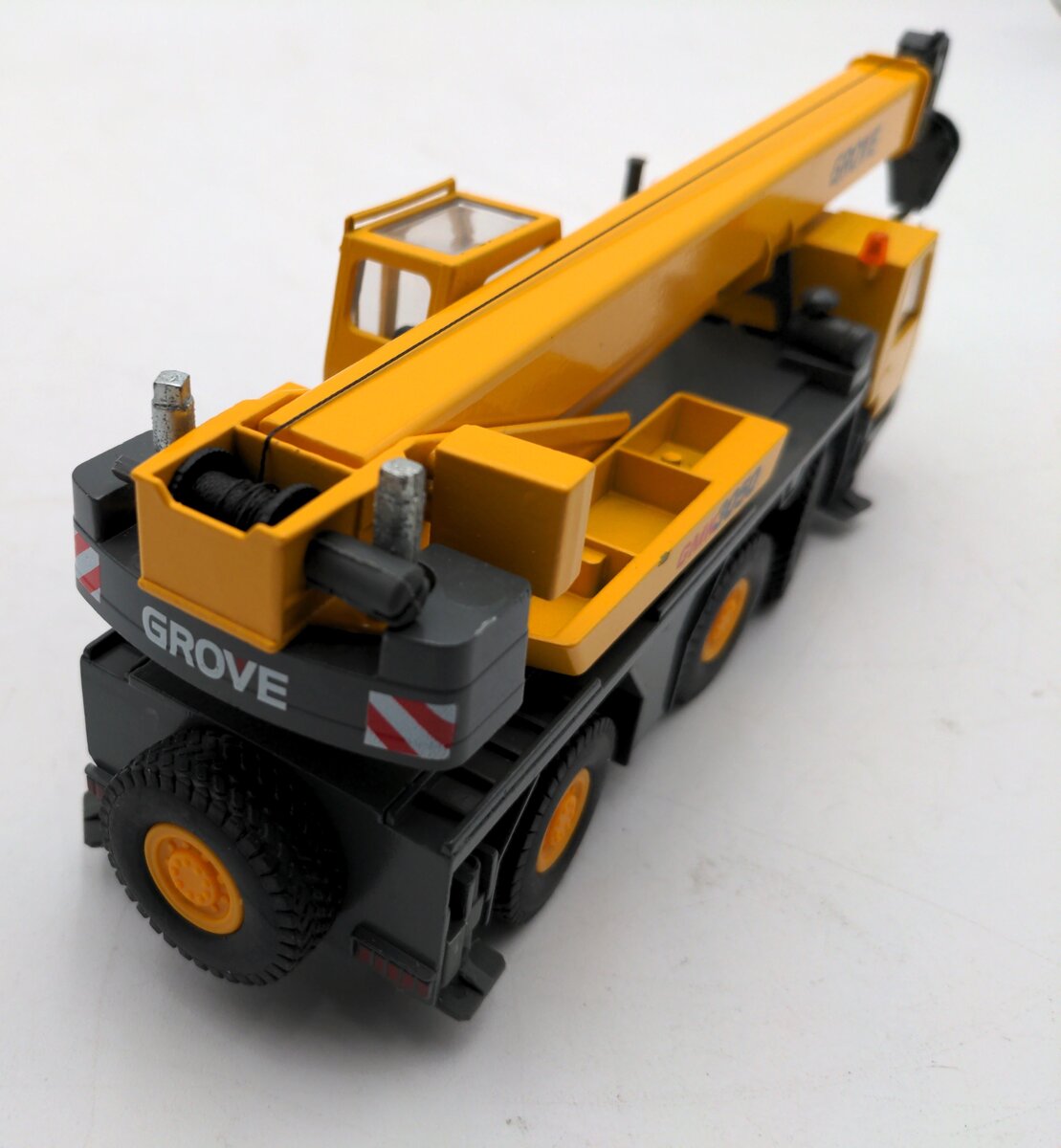 Conrad 2092/01 1:50 Scale Diecast GMK 3050 All Terrain Hydraulic Crane VG/Box
