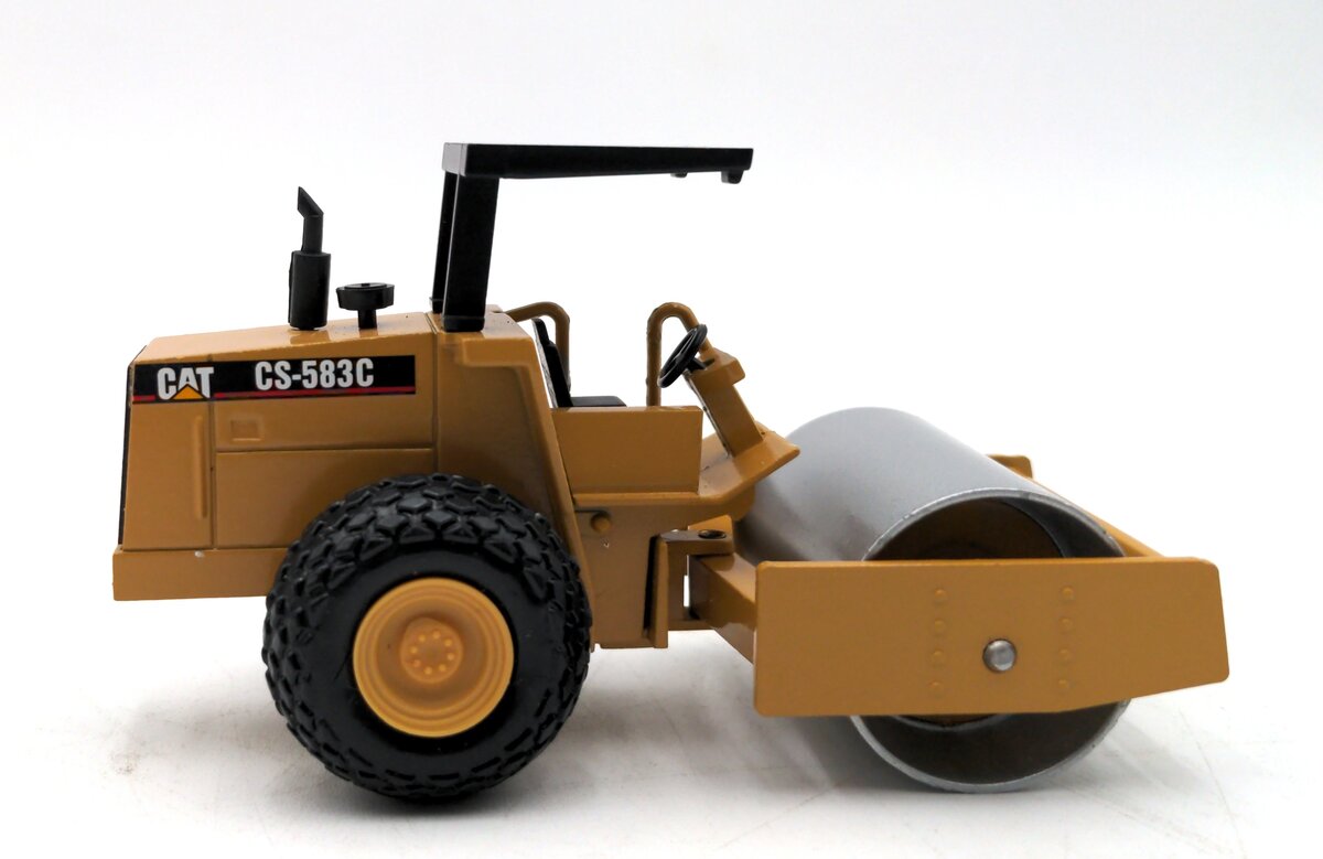 NZG 401/2 1:50 1995 Die-Cast CS-583CV Vibratory Soil Compactor NIB