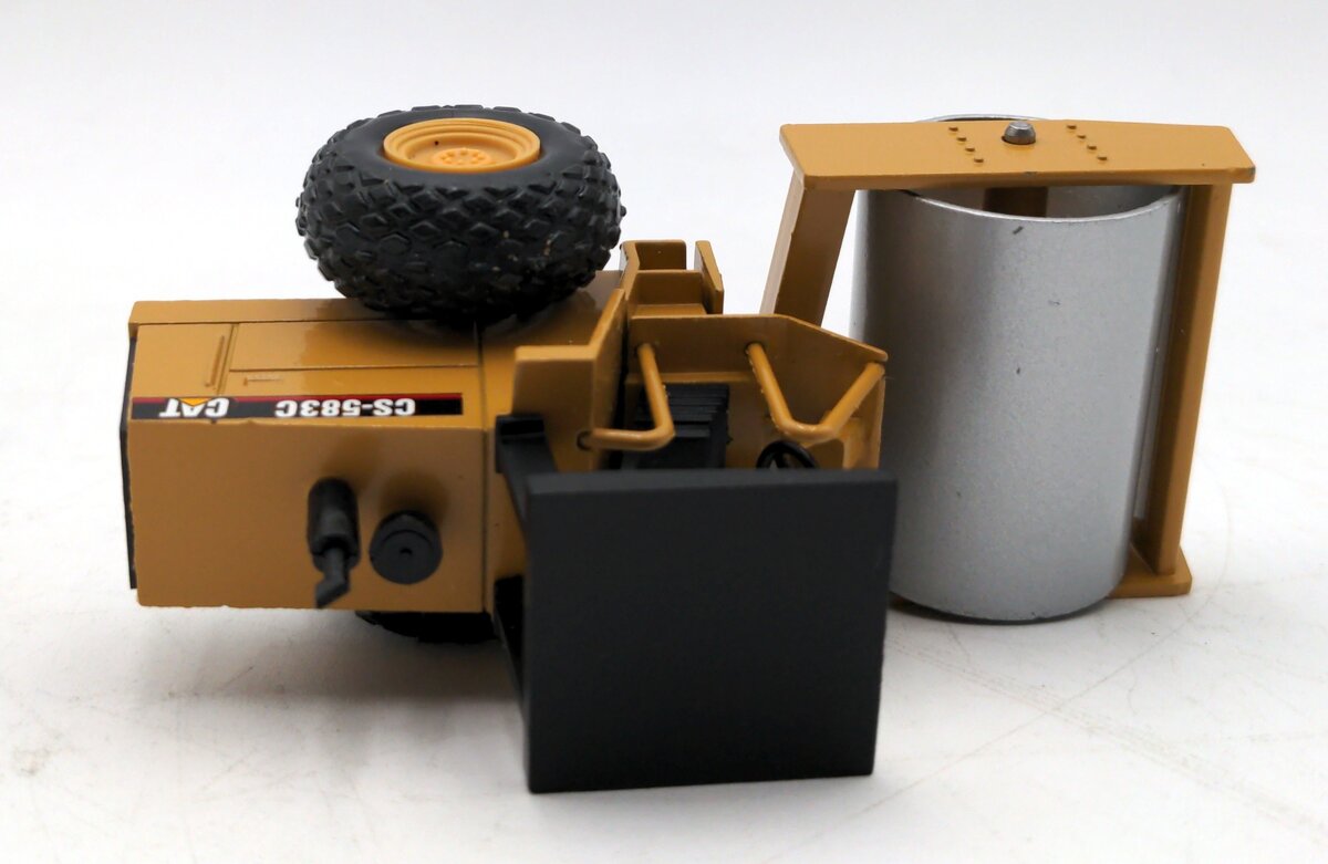 NZG 401/2 1:50 1995 Die-Cast CS-583CV Vibratory Soil Compactor NIB